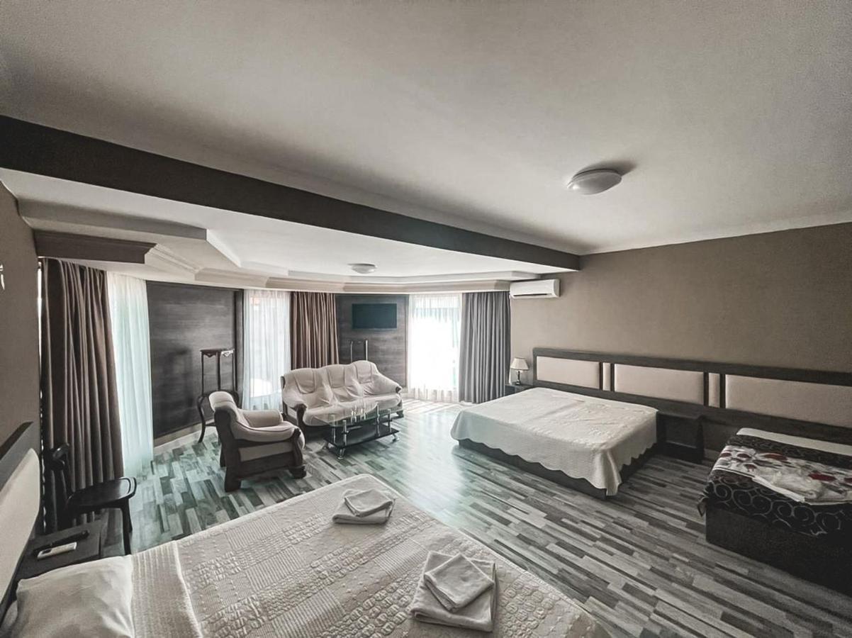 Discovery Hotel Kutaisi Eksteriør billede