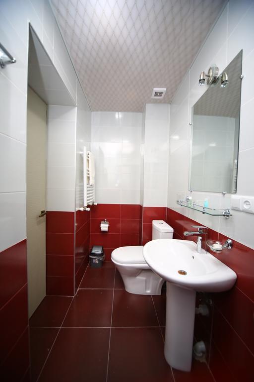 Discovery Hotel Kutaisi Værelse billede