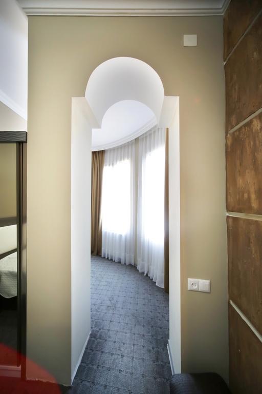 Discovery Hotel Kutaisi Værelse billede