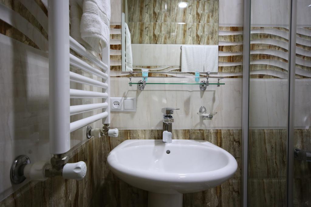 Discovery Hotel Kutaisi Værelse billede